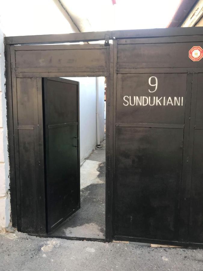 ホテル Q&B House ティビリシ エクステリア 写真